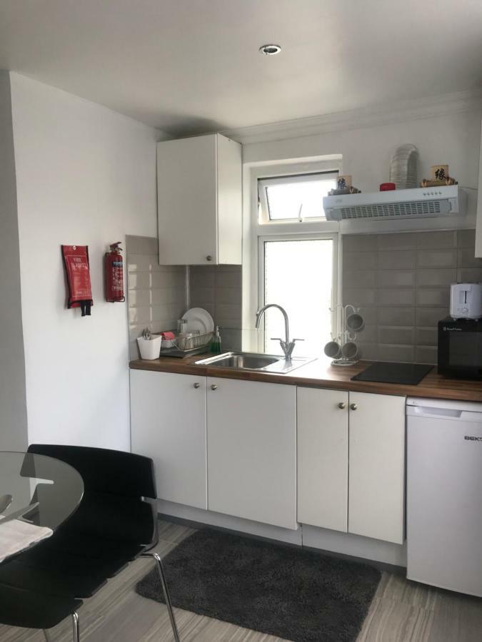 Studio Apartment Рейнхем Экстерьер фото